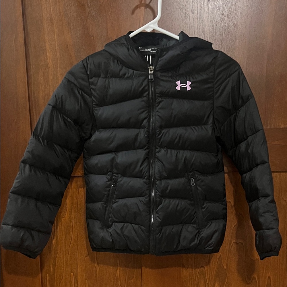 Lightweight Under Armour Black Hooded Puffer Jacket with Pink Emblem